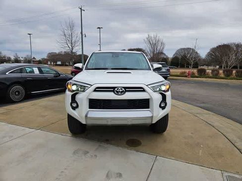 Used 2024 Toyota 4Runner TRD Off-Road Premium AWD/4WD image 5