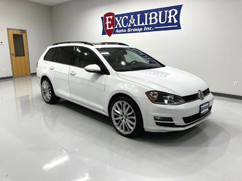 Used 2015 Volkswagen Golf TDI SE image 2
