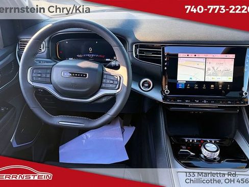 Used 2024 Jeep Wagoneer Series II AWD/4WD image 6
