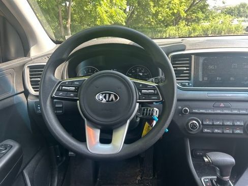 Used 2020 Kia Sportage LX AWD/4WD image 13