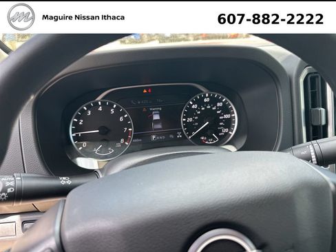 Used 2025 Nissan Frontier SV w/ Tow Package AWD/4WD image 10