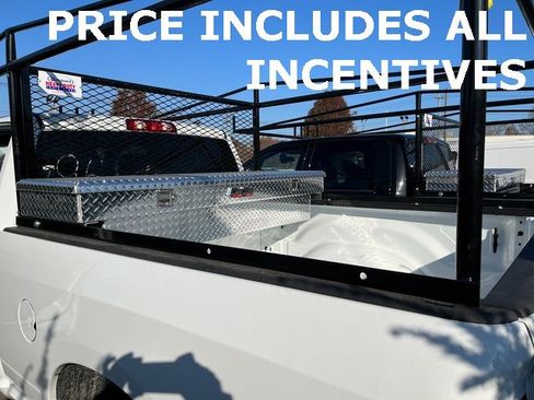 New 2024 RAM 2500 Tradesman w/ Chrome Appearance Group image 3