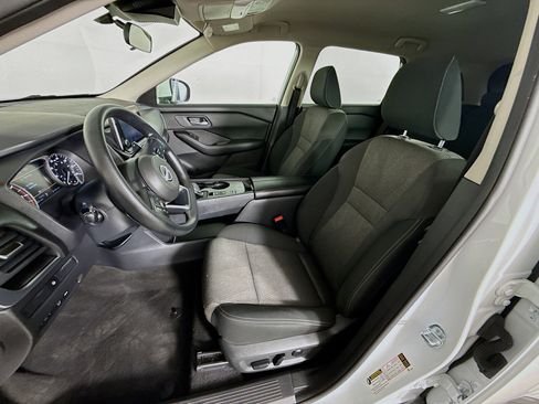 Used 2024 Nissan Rogue SV FWD image 24