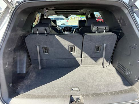 Used 2023 Chevrolet Traverse RS image 62