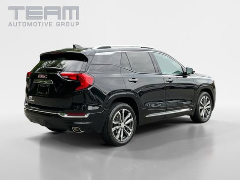 Used 2020 GMC Terrain Denali w/ Denali Premium Package FWD image 7