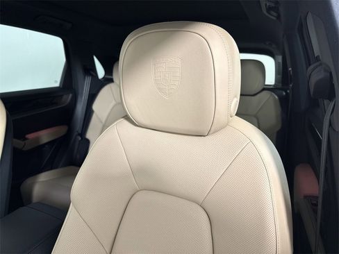 New 2026 Porsche Cayenne image 40