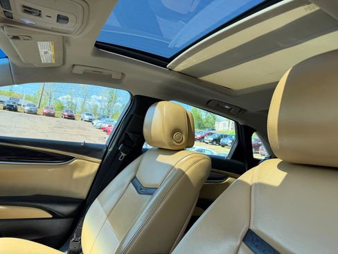 Used 2013 Cadillac XTS Luxury image 23