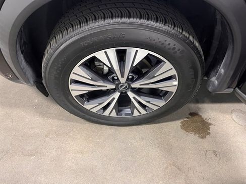 Used 2022 Nissan Rogue SV image 29