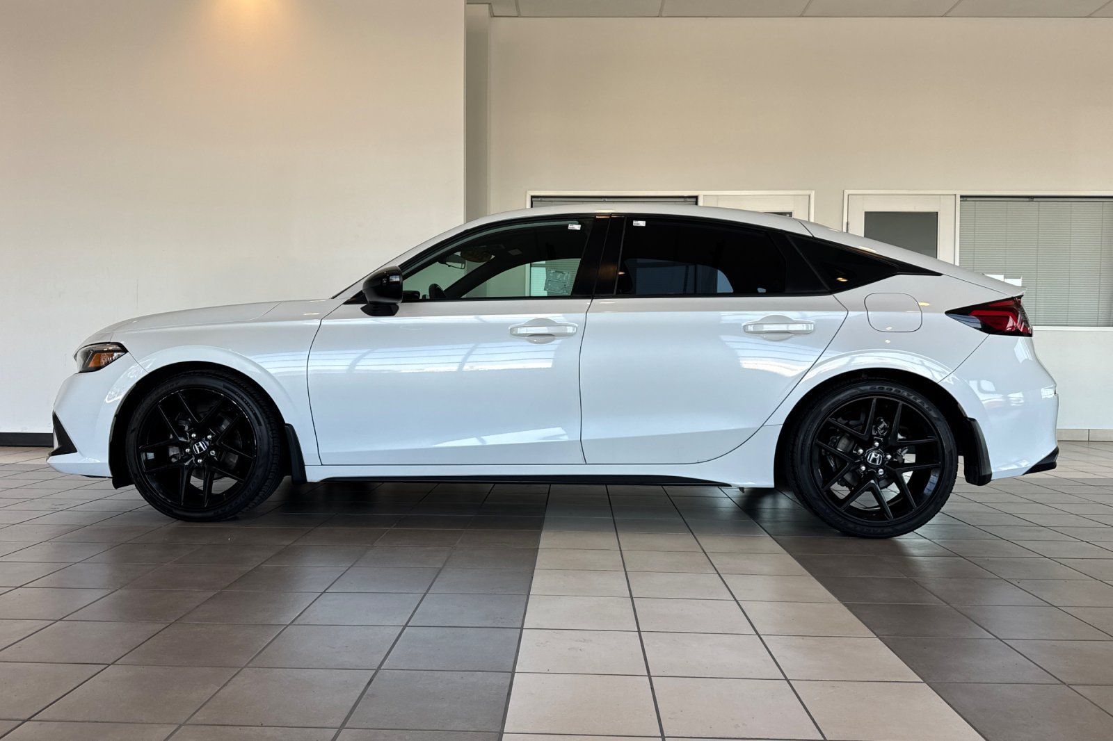 Used 2023 Honda Civic Sport image 7