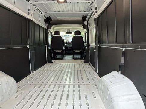 Used 2024 RAM ProMaster 2500 w/ Convenience Group FWD image 13
