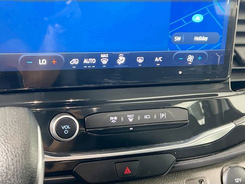 Used 2023 Ford Transit 350 XLT image 26