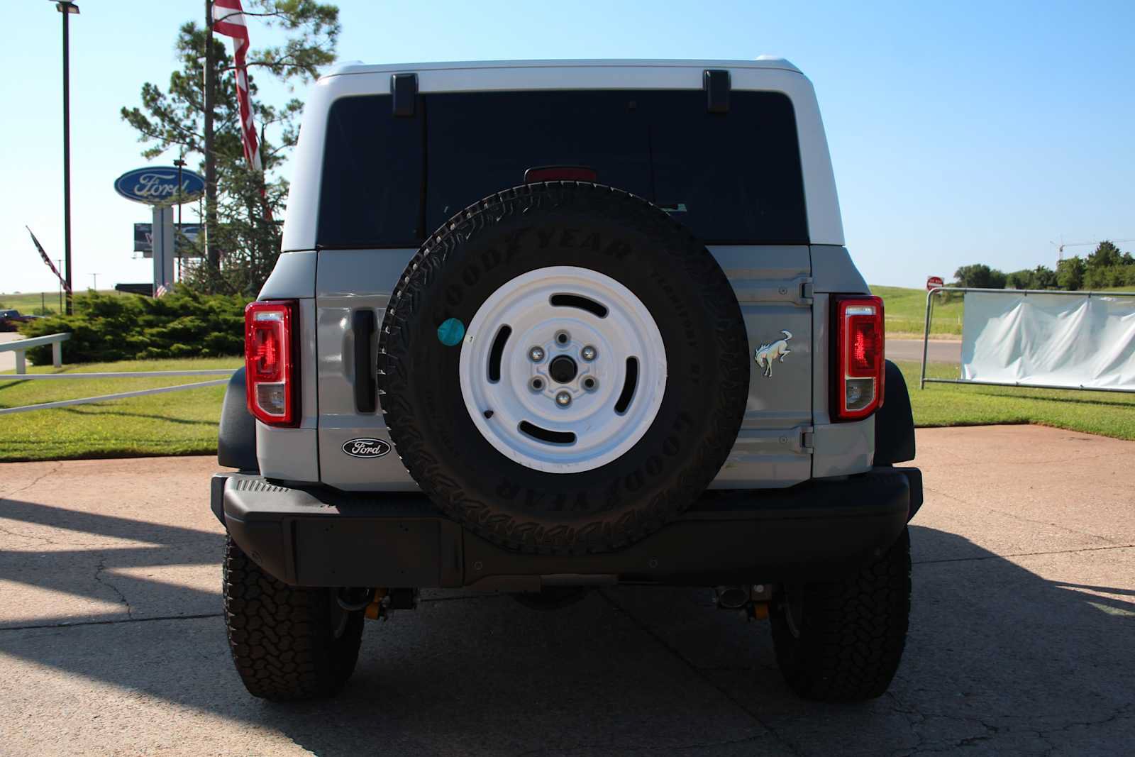 New 2026 Ford Bronco Heritage Edition AWD/4WD image 8