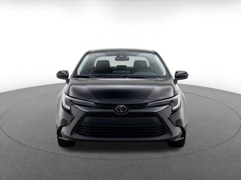 Used 2025 Toyota Corolla LE FWD image 2