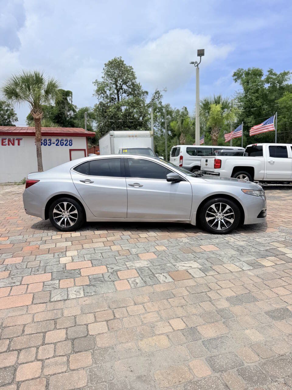 Used 2017 Acura TLX FWD image 4