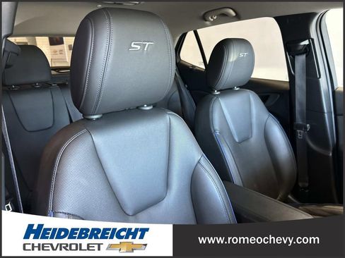 Used 2025 Buick Encore GX Sport Touring FWD image 33
