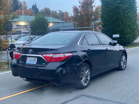 Used 2016 Toyota Camry SE image 6