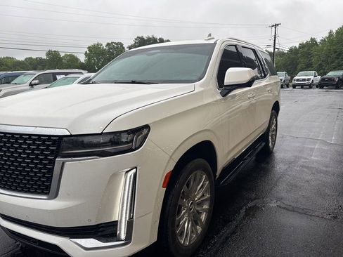Used 2022 Cadillac Escalade Premium Luxury AWD/4WD image 1