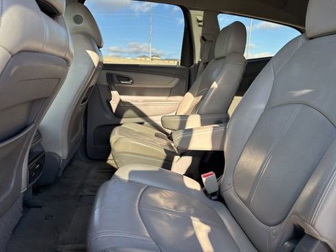 Used 2015 Chevrolet Traverse LT image 11