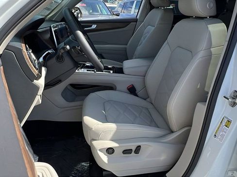 New 2026 Volkswagen Atlas SE image 18