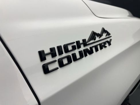 Used 2024 Chevrolet Tahoe High Country image 21