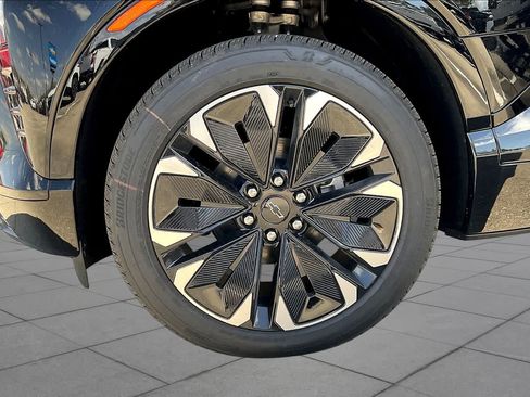 New 2025 Chevrolet Blazer EV RS AWD/4WD image 12