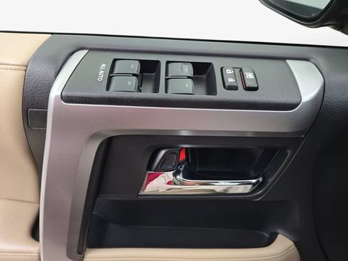 Used 2022 Toyota 4Runner SR5 RWD image 27