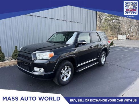 Used 2013 Toyota 4Runner SR5 w/ Convenience Pkg image 2