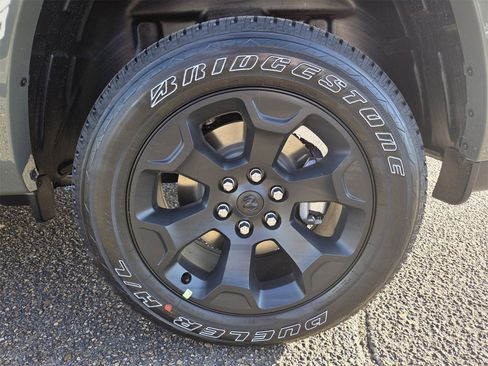 New 2026 RAM 1500 4x4 Crew Cab image 25