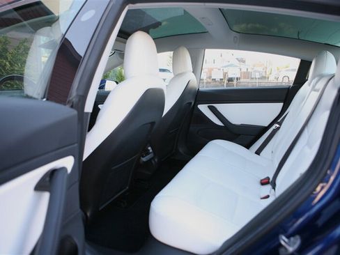 Used 2018 Tesla Model 3 Long Range image 12