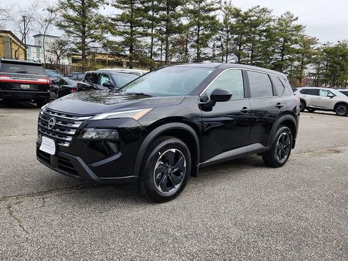 New 2026 Nissan Rogue SV w/ Cold Weather Package AWD/4WD image 2