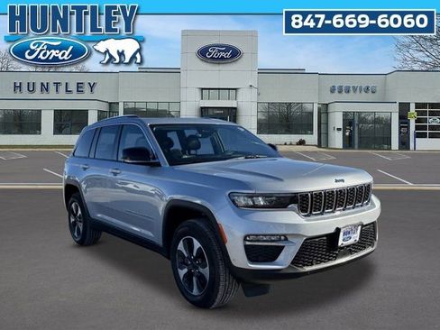 Used 2022 Jeep Grand Cherokee Limited 4xe w/ Luxury Tech Group II image 4