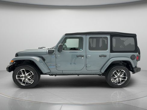 Used 2024 Jeep Wrangler Unlimited w/ Convenience Group AWD/4WD image 7