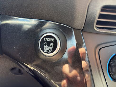 Used 2019 Ford Escape SEL AWD/4WD image 24