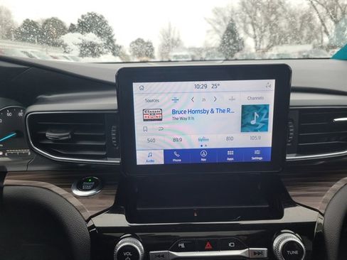 Used 2021 Ford Explorer Limited w/ Equipment Group 301A image 20