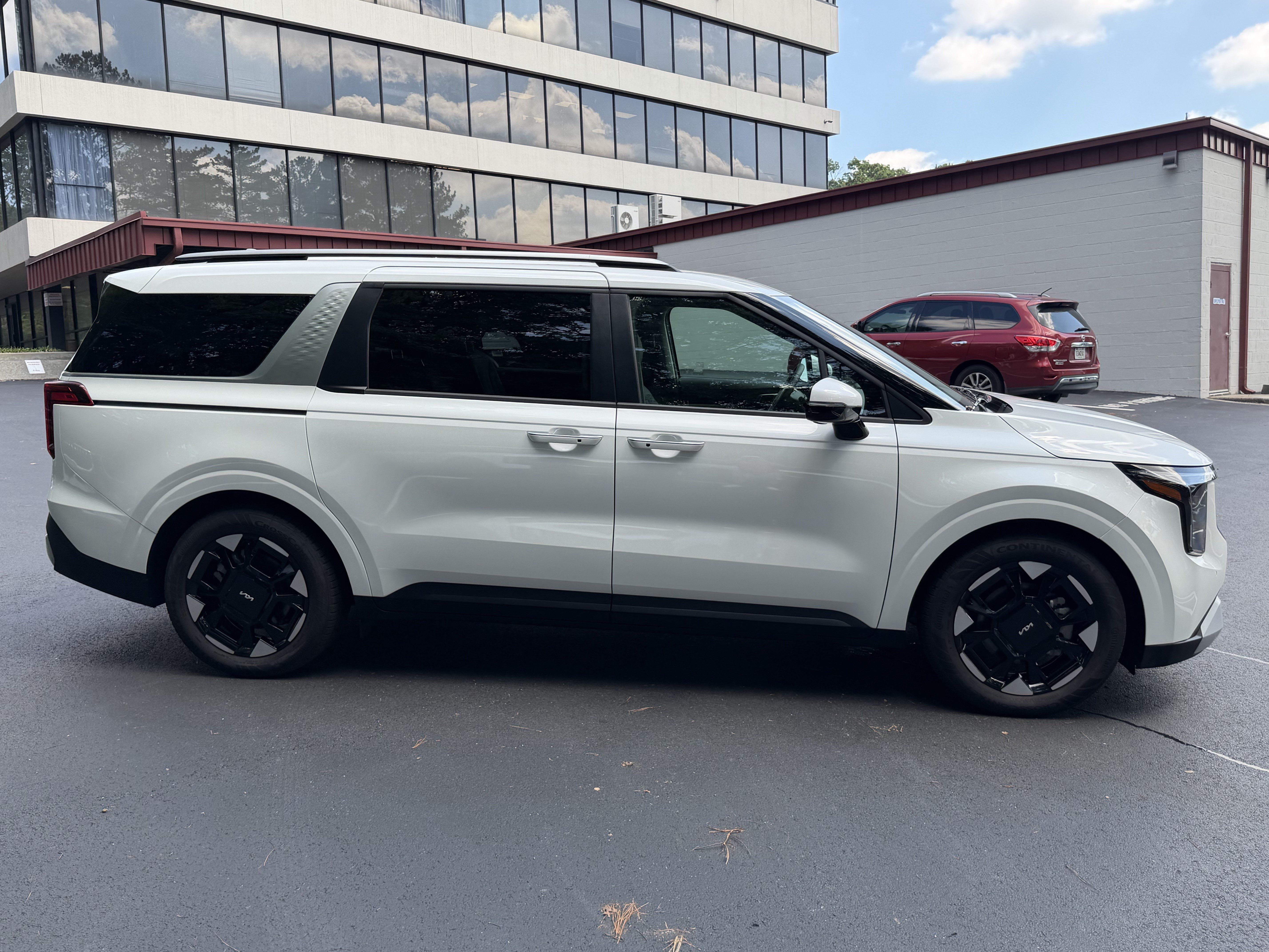 Certified 2026 Kia Carnival EX FWD image 8