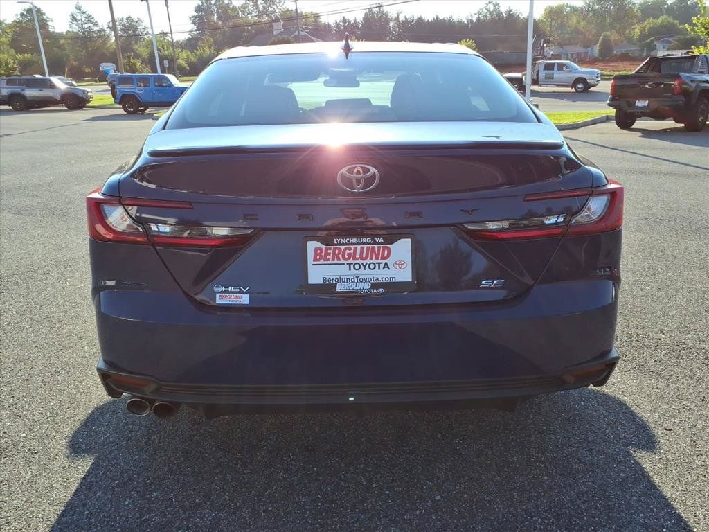 Used 2025 Toyota Camry SE FWD image 11