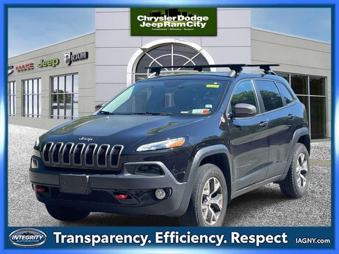 Used 2016 Jeep Cherokee Trailhawk w/ Comfort/Convenience Group AWD/4WD image 1