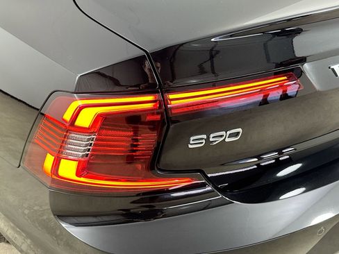 Used 2023 Volvo S90 B6 Ultimate w/ Lounge Package AWD/4WD image 11