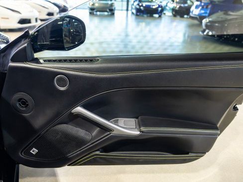 Used 2015 Ferrari F12 Berlinetta RWD image 32