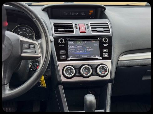 Used 2015 Subaru Crosstrek 2.0i Premium image 22
