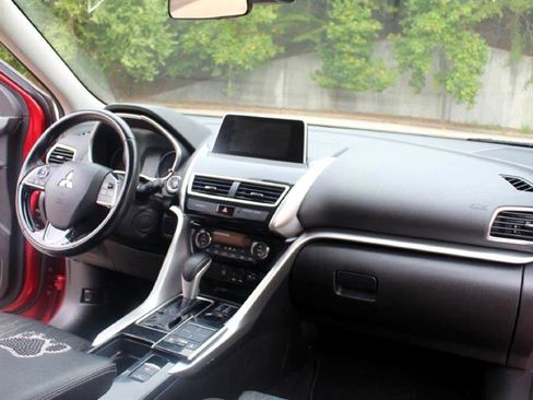 Used 2020 Mitsubishi Eclipse Cross image 13