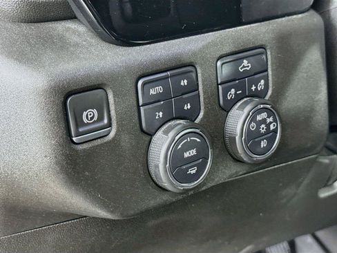 Used 2022 Chevrolet Silverado 1500 RST AWD/4WD image 12