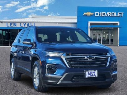 Used 2023 Chevrolet Traverse LT