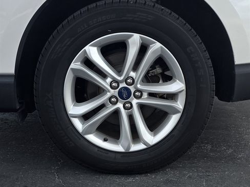 Used 2019 Ford Edge SEL w/ Equipment Group 201A AWD/4WD image 40