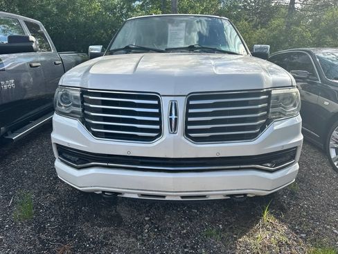 Used 2016 Lincoln Navigator Select AWD/4WD image 2