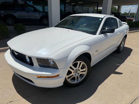 Used 2006 Ford Mustang GT Premium RWD image 7