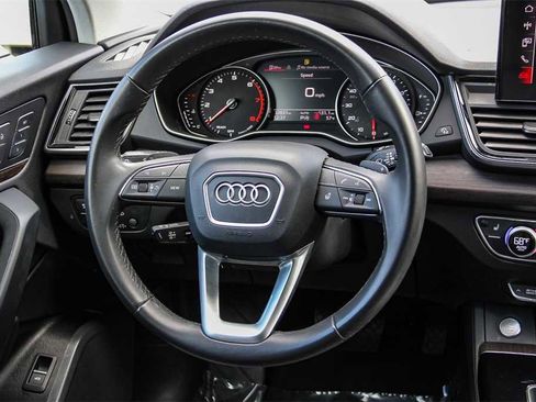 Used 2023 Audi Q5 2.0T Premium w/ Convenience Package image 16