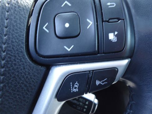 Used 2017 Toyota Highlander XLE image 20