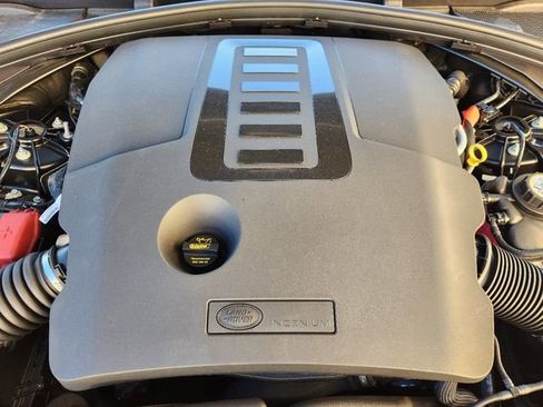 New 2025 Land Rover Range Rover Velar Dynamic SE image 21