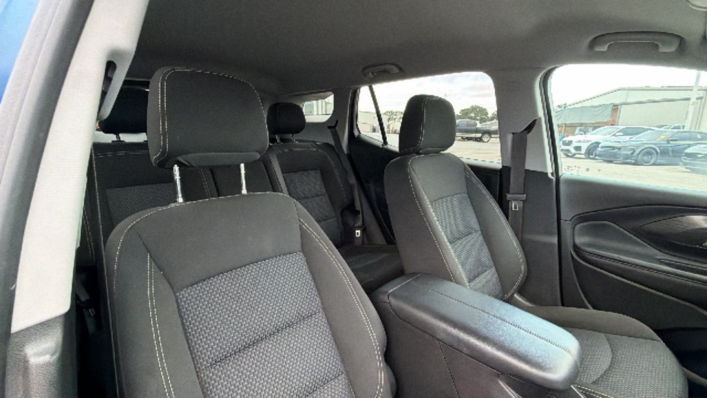 Used 2022 GMC Terrain SLE w/ Driver Convenience Package FWD image 32
